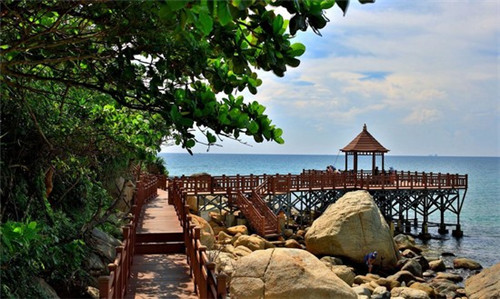 海棠湾独栋别墅带超大院子